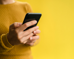 IN-PERSON: Smartphon